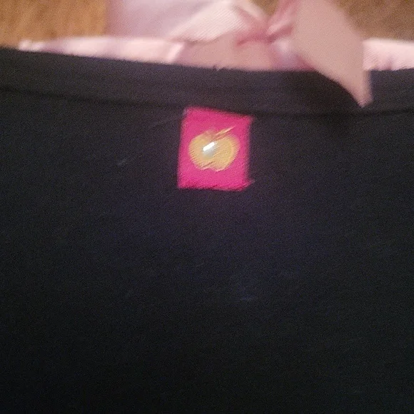 Apple Bottoms RARE FIND stretchy top with Vibrant Bling Graphic M - Picture 5 of 7